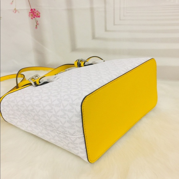 Michael Kors Jet set Small top zip Satchel - Picture 4 of 11